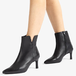 Murphy's-Shoes---Unisa---Loroya-Black-Kitten-Heel-Boot