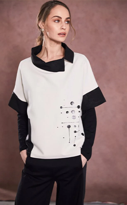 Nina's-Boutique---NAYA-NAW25276-Placement-print-top-with-contrast-cut-away-collar