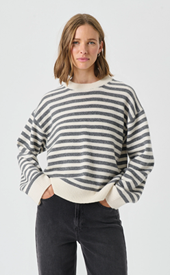 Nina's-Boutique---Part-Two-30310219-Vinas-Pullover