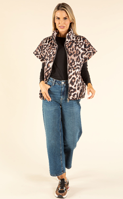 Pamela-Scott---Zapara-Leopard-Print-Quilted-Gilet