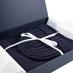 Louis Copeland<br />
Luxury Hat & Scarf Gift Set Navy