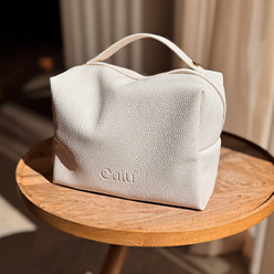 Ealu-Beauty---The-Travel-Bag Ealu-Beauty---The-Travel-Bag