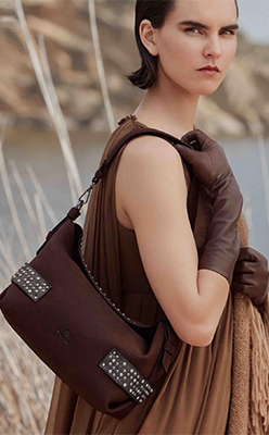 Binnari 21250 Calais Embellished Shoulder Bag Binnari 21250 Calais Embellished Shoulder Bag<br />