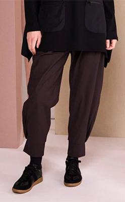 NAYA NAW26101A Cuff Trouser With Tuck Pockets<br />
